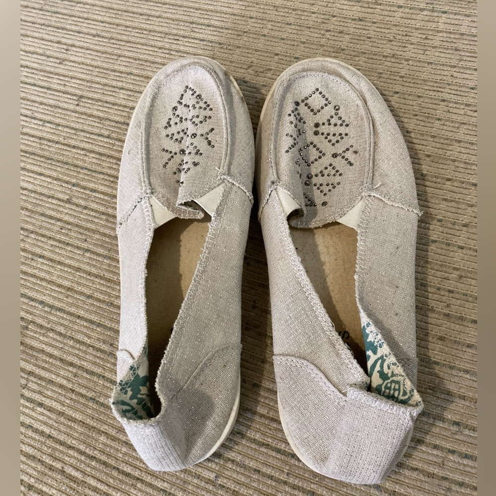 Ladies Slip On Shoes - Picture 1 of 6